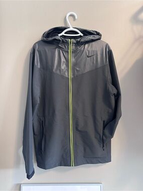 Nike Men’s Grey Lightweight Jacket with Neon Yellow Zip Medium